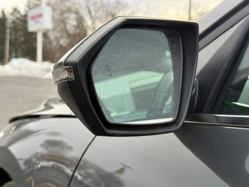 Used 2023 Hyundai Elantra Limited image 35