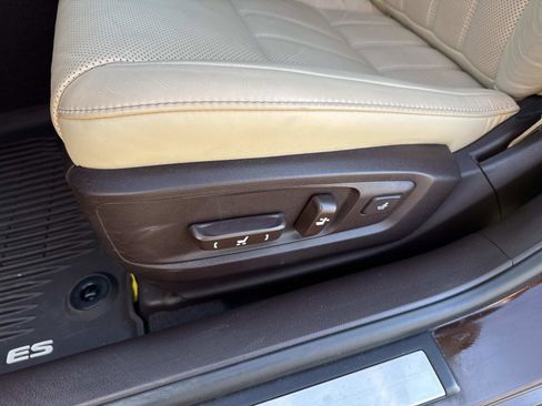 Used 2018 Lexus ES 350 ES 350 w/ Luxury Package w/Wood Trim image 21