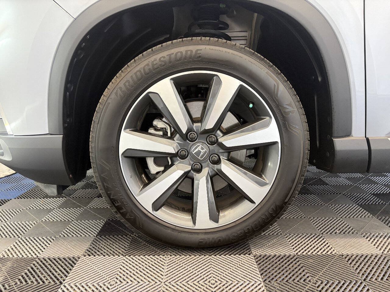 Used 2025 Honda Pilot Elite image 34