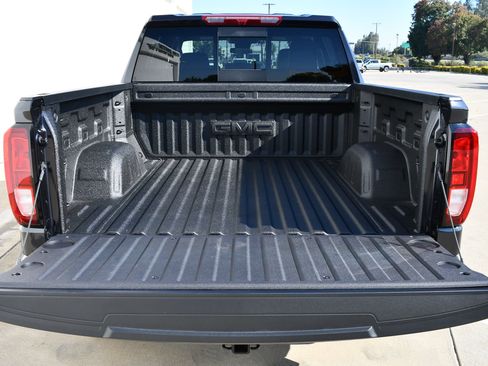 Used 2026 GMC Sierra 1500 Elevation w/ Elevation Premium Package AWD/4WD image 9