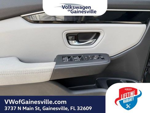 Used 2023 Honda Pilot LX image 18