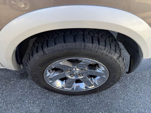 Used 2010 Dodge Ram 1500 Truck Laramie image 18