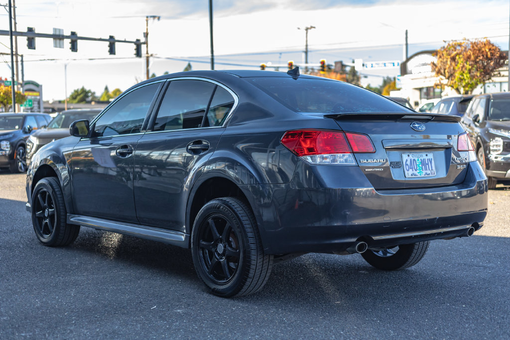 Used 2011 Subaru Legacy 3.6R Limited AWD/4WD image 9