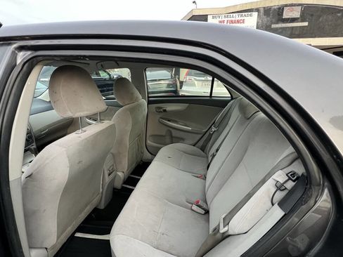 Used 2011 Toyota Corolla LE image 9