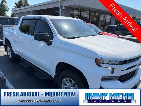 Used 2021 Chevrolet Silverado 1500 RST w/ Convenience Package II AWD/4WD image 2