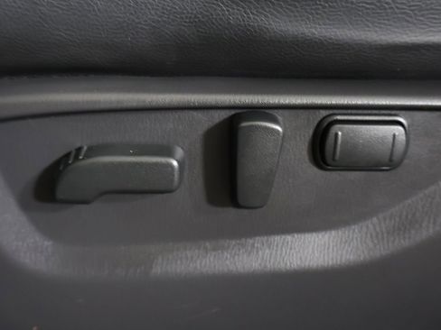 Used 2024 Nissan Armada SL image 36