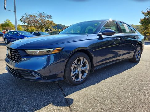 Used 2023 Honda Accord EX image 23