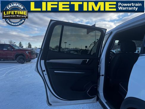 Used 2025 Buick Enclave Preferred image 27