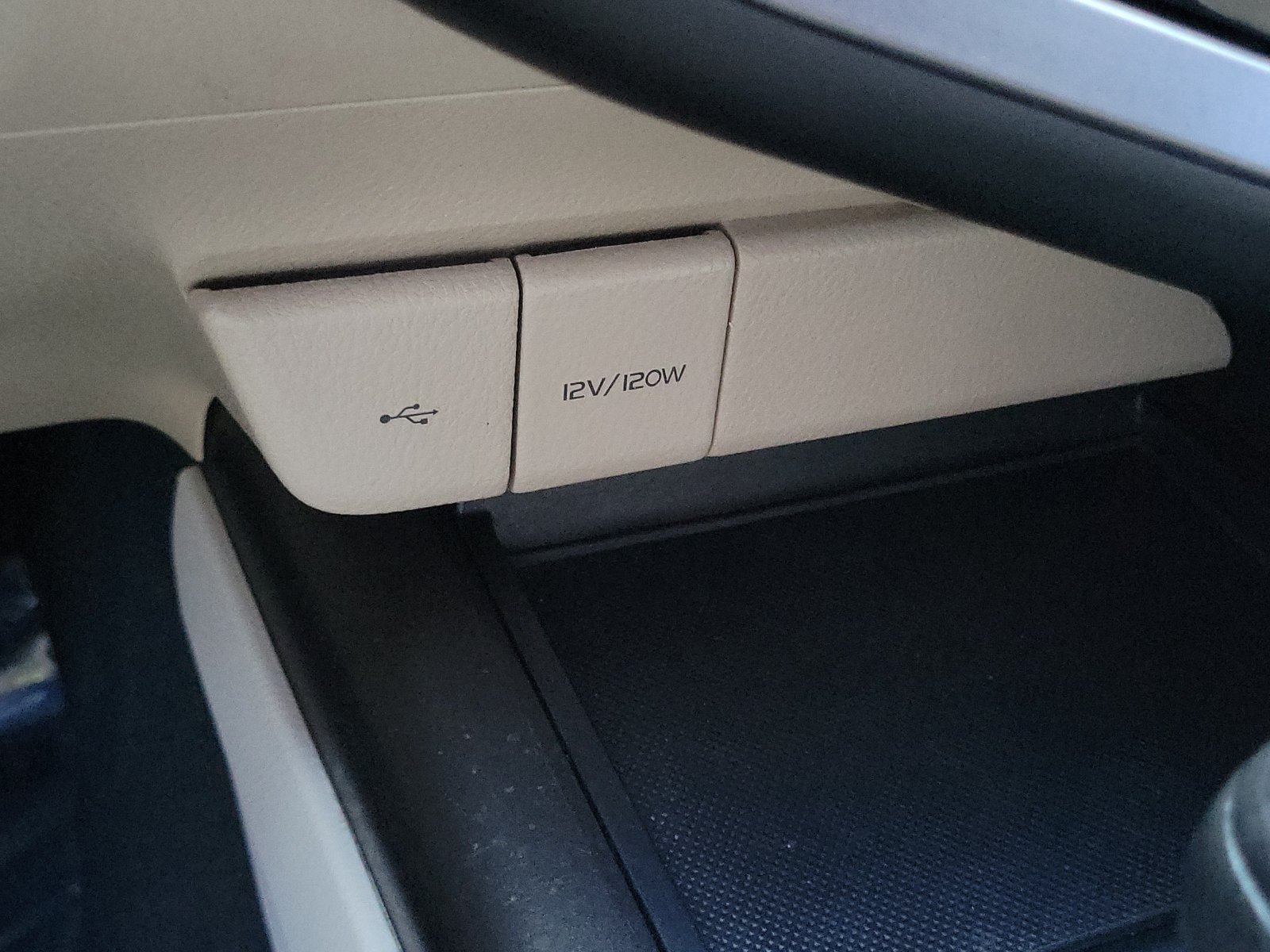 Used 2022 Toyota Camry LE FWD image 18