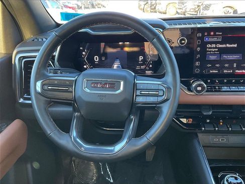 Used 2024 GMC Canyon AT4 w/ AT4 Premium Package image 16