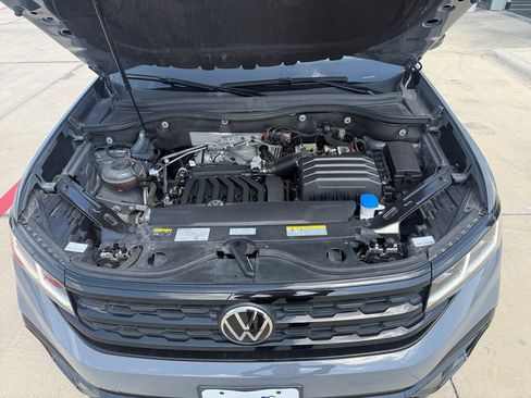 Used 2023 Volkswagen Atlas Cross Sport SEL R-Line AWD/4WD image 19