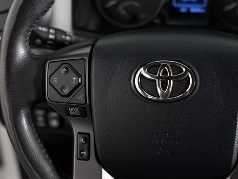 Used 2017 Toyota Tacoma TRD Off-Road w/ Premium & Technology Package AWD/4WD image 29