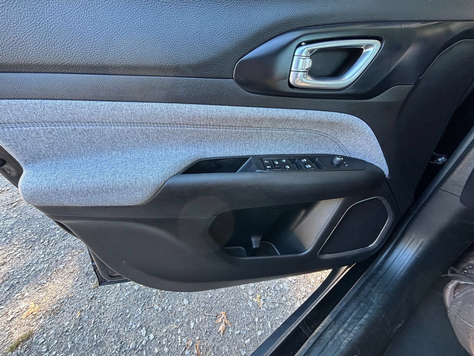 Used 2025 Jeep Compass Latitude AWD/4WD image 18