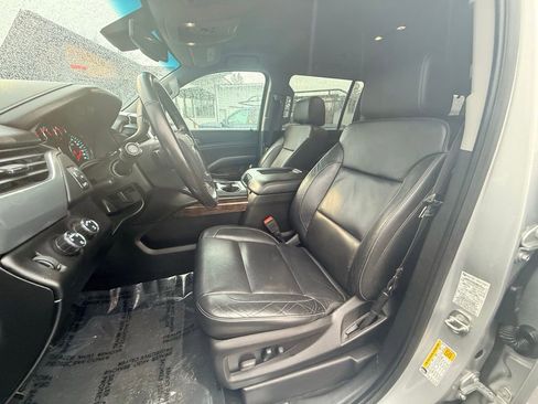 Used 2018 Chevrolet Suburban LT image 18