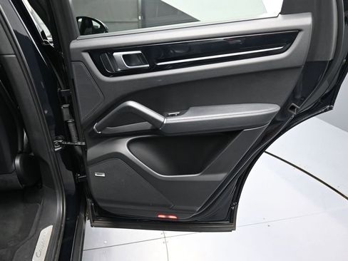 Certified 2022 Porsche Cayenne AWD/4WD image 26