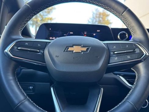 Used 2024 Chevrolet Equinox EV LT image 33