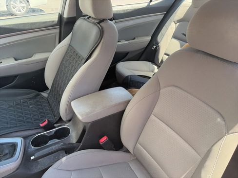 Used 2017 Hyundai Elantra SE FWD image 9