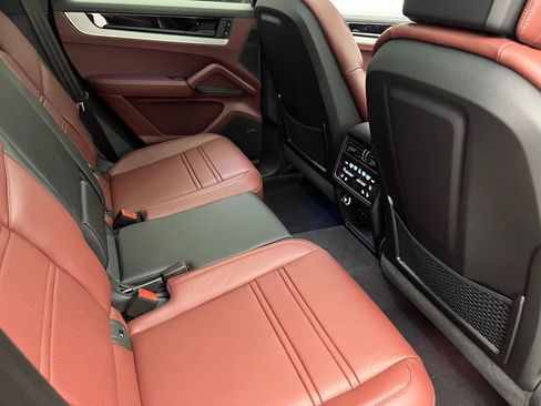 New 2025 Porsche Cayenne S image 28
