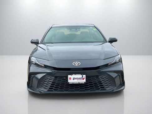 Used 2025 Toyota Camry SE FWD image 2