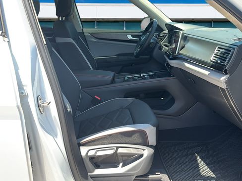 New 2026 Volkswagen Atlas Peak Edition AWD/4WD image 11
