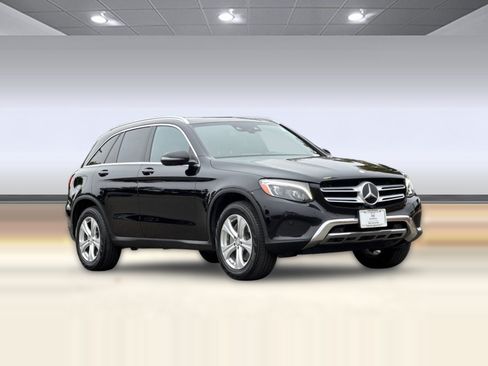 Used 2017 Mercedes-Benz GLC 300 4MATIC image 6