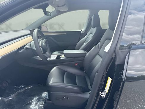 Used 2023 Tesla Model Y Long Range AWD/4WD image 5