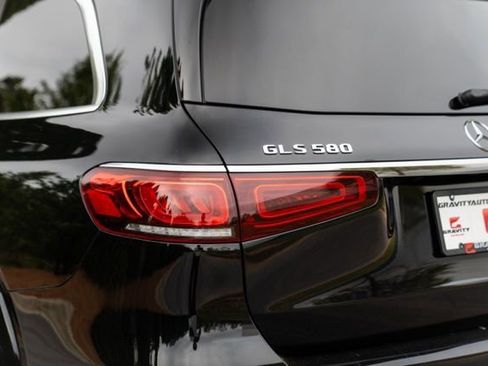 Used 2022 Mercedes-Benz GLS 580 4MATIC image 15