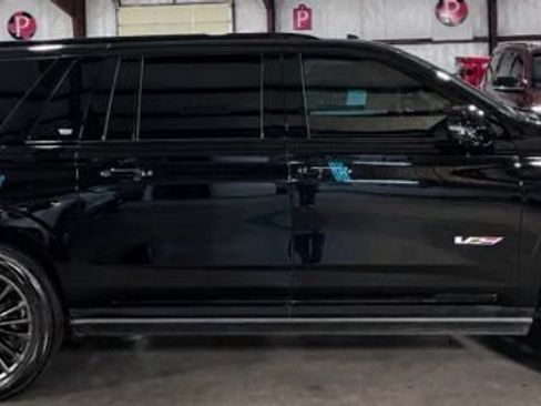 Used 2023 Cadillac Escalade ESV V w/ LPO, Floor Liner Package AWD/4WD image 5