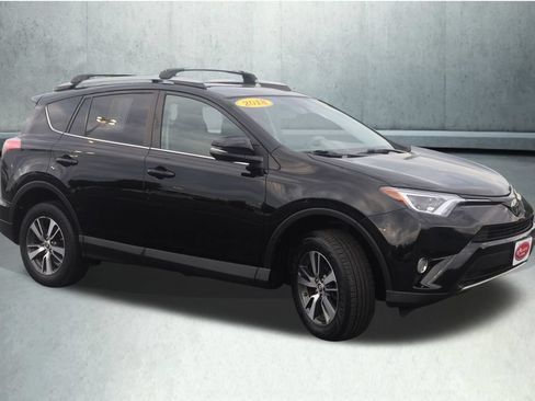 Used 2018 Toyota RAV4 XLE AWD/4WD image 9