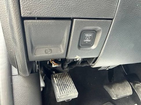 New 2026 RAM 3500 Laramie AWD/4WD image 33