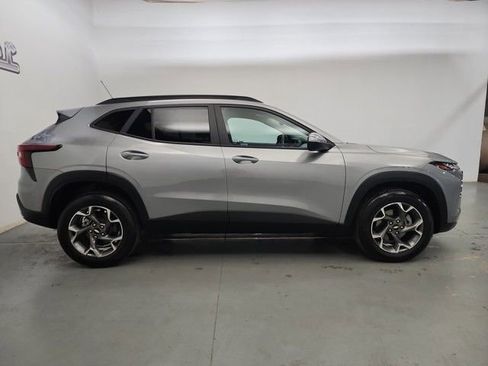 Used 2024 Chevrolet Trax LT image 11