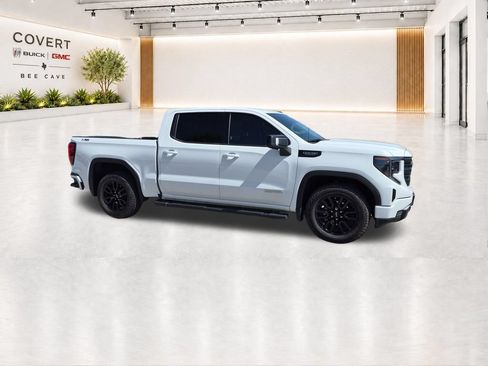 Used 2022 GMC Sierra 1500 Elevation w/ Elevation Premium Package AWD/4WD image 17