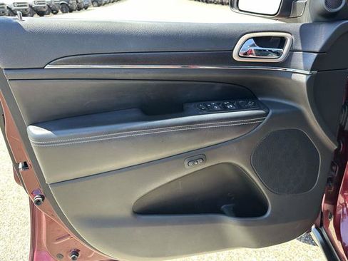 Used 2017 Jeep Grand Cherokee Limited AWD/4WD image 41