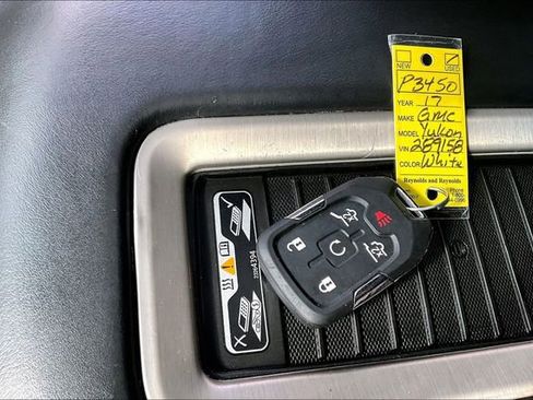 Used 2017 GMC Yukon Denali w/ Open Road Package AWD/4WD image 36