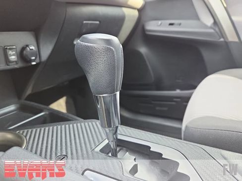 Used 2015 Toyota RAV4 LE FWD image 11