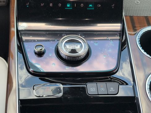 New 2026 Cadillac Escalade Platinum Luxury w/ LPO, Floor Liner Package AWD/4WD image 21