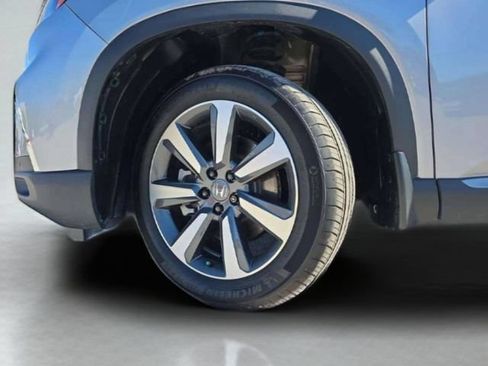 Used 2025 Honda Pilot Touring image 43