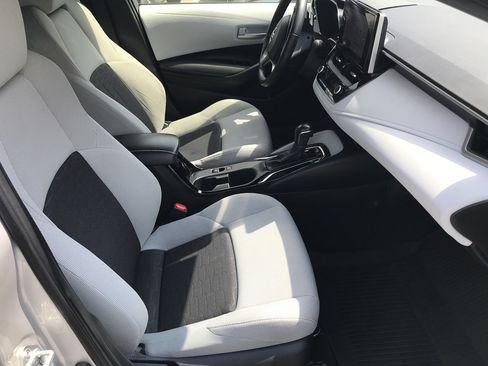 Used 2024 Toyota Corolla SE w/ SE Package FWD image 31