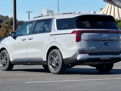 New 2026 Kia Carnival EX image 6