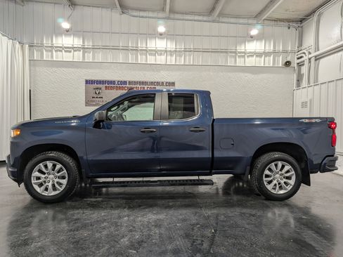 Used 2020 Chevrolet Silverado 1500 Custom w/ Custom Value Package image 2