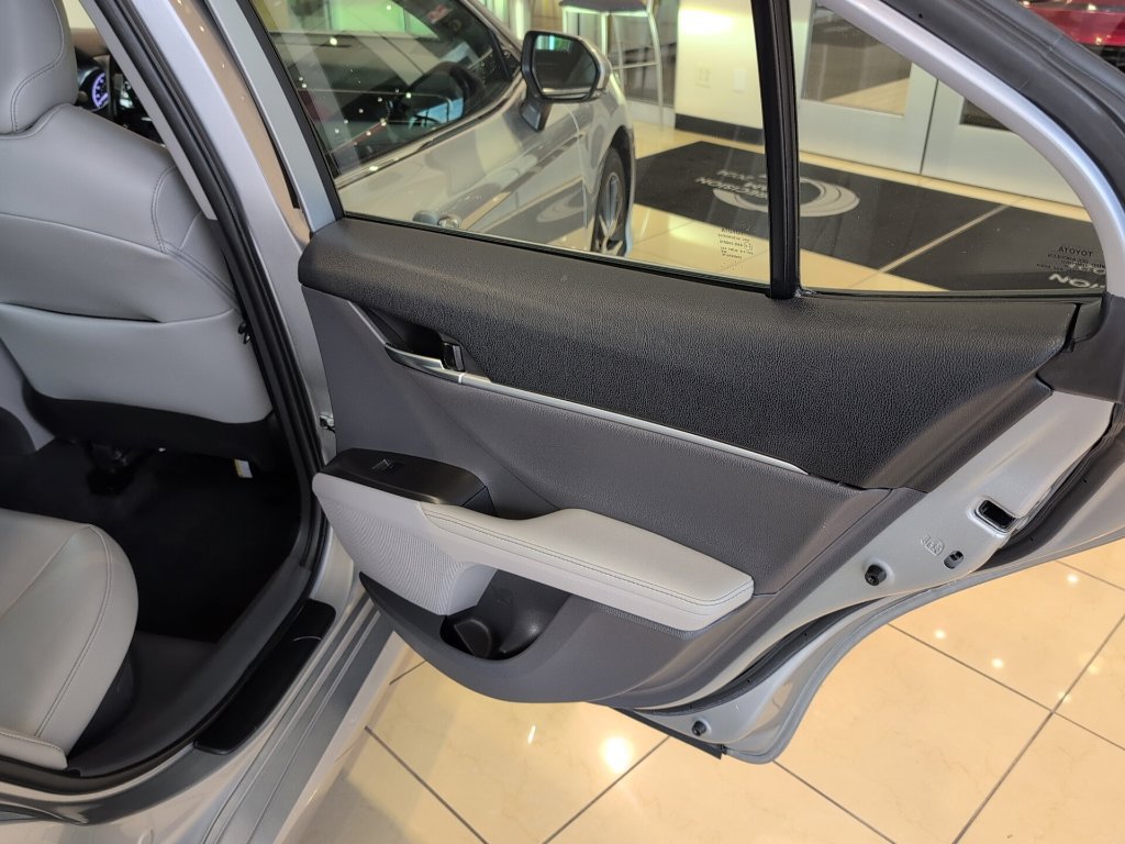 Used 2023 Toyota Camry XLE FWD image 39