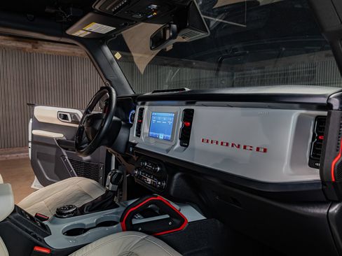 Used 2023 Ford Bronco Heritage Edition AWD/4WD image 16