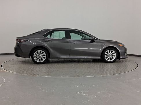 Used 2021 Toyota Camry LE image 8