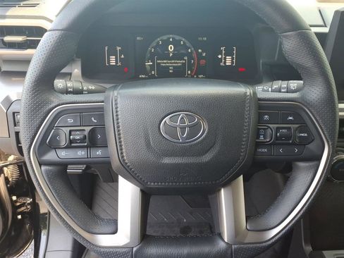 Used 2025 Toyota 4Runner SR5 RWD image 8