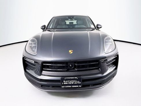 Certified 2025 Porsche Macan AWD/4WD image 6