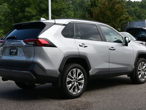 Used 2019 Toyota RAV4 Limited w/ Advanced Technology Package AWD/4WD image 9