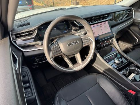 Used 2022 Jeep Grand Cherokee Limited 4xe image 20