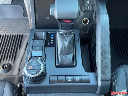 Certified 2025 Toyota Tacoma TRD Off-Road w/ TRD Off Road Upgrade Package image 30