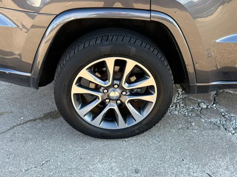 Used 2017 Jeep Grand Cherokee Overland image 53