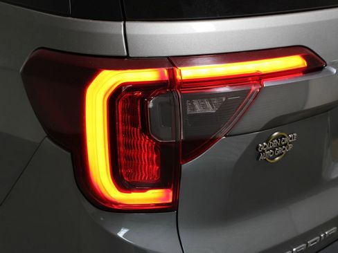 Used 2023 GMC Acadia AT4 w/ Preferred Package image 60